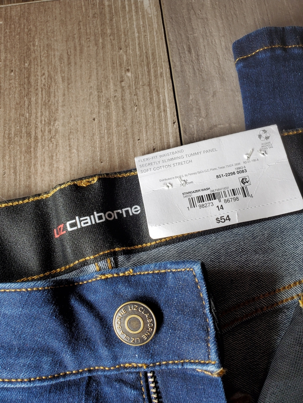 NWT Liz Claiborne Mid-Rise Sara Bootcut Dark Wash Jeans Women's Size 14 - Picture 4 of 16